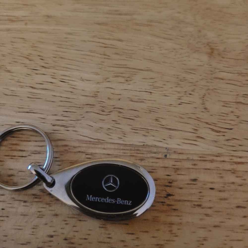 Benz - Picture 2 of 2
